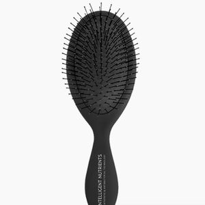 Intelligent Nutrients Hairbrush